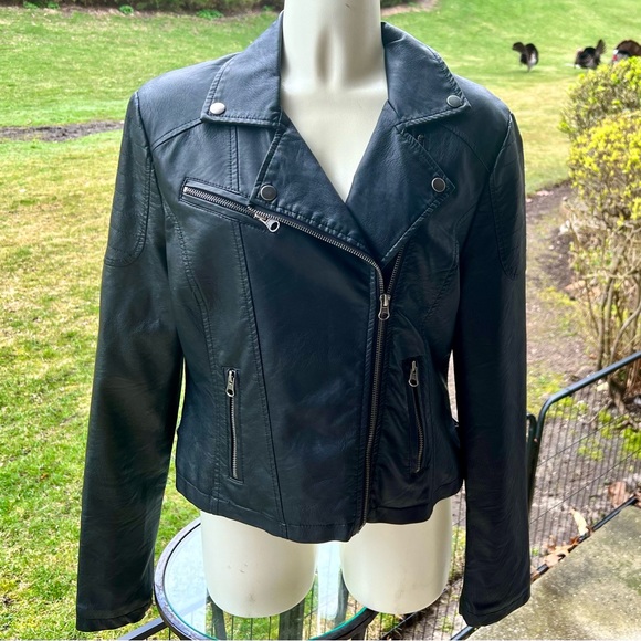 American Flag Skull on a Ladies Vegan Leather Motorcycle Jacket - Picture 2 of 8